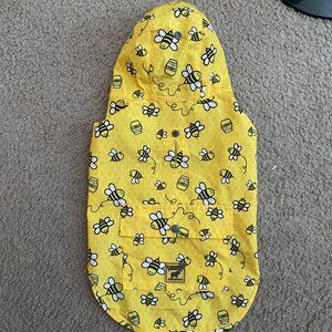 The Canada Pooch Athletics Yellow Bee Dog Rain Jacket w/hood & velcro® closures